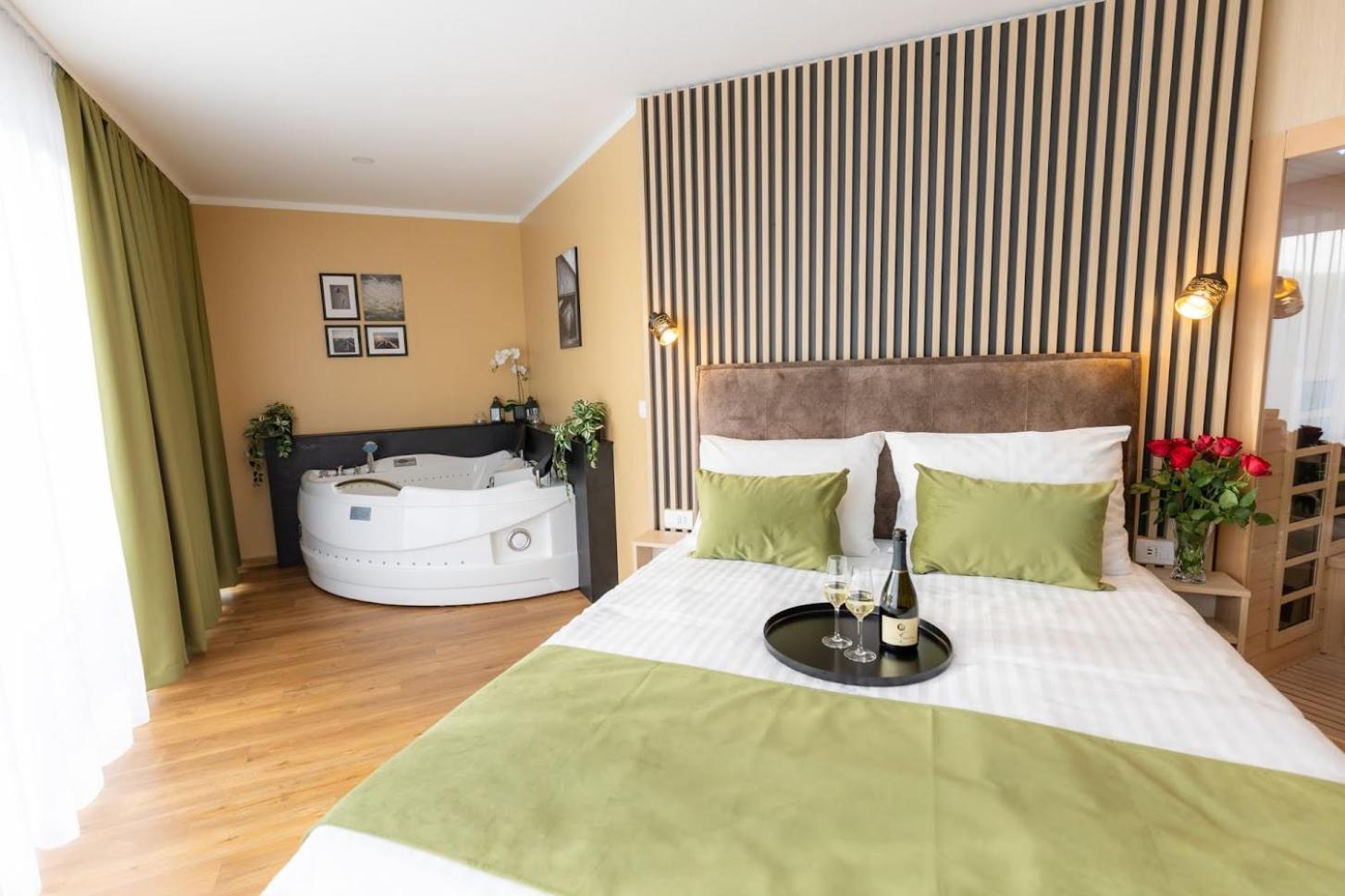 Hotel Dolenjc 新梅斯托 外观 照片