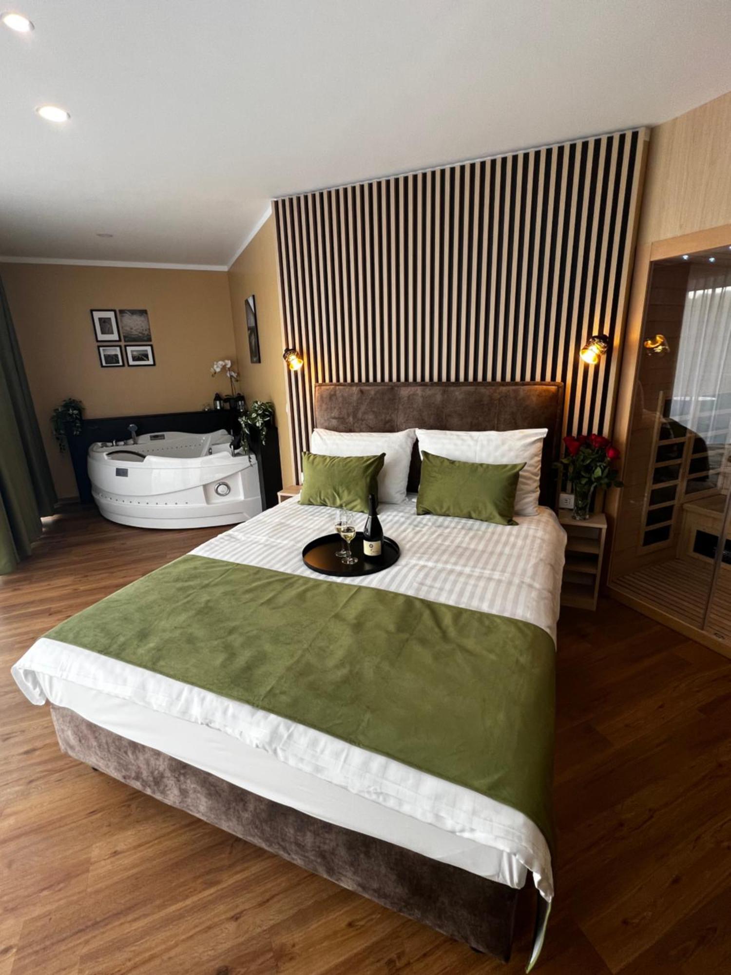 Hotel Dolenjc 新梅斯托 外观 照片